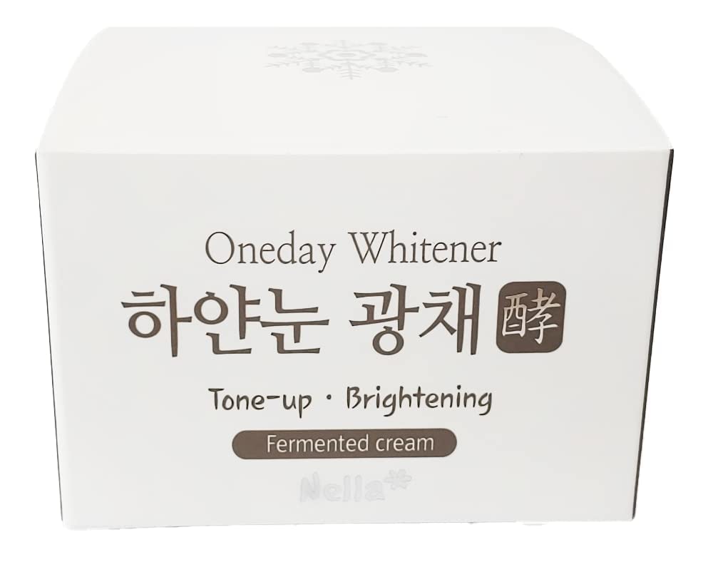 Nella bifida-ferment-filtrate closeup emphasizing lasting hydration and plump skin