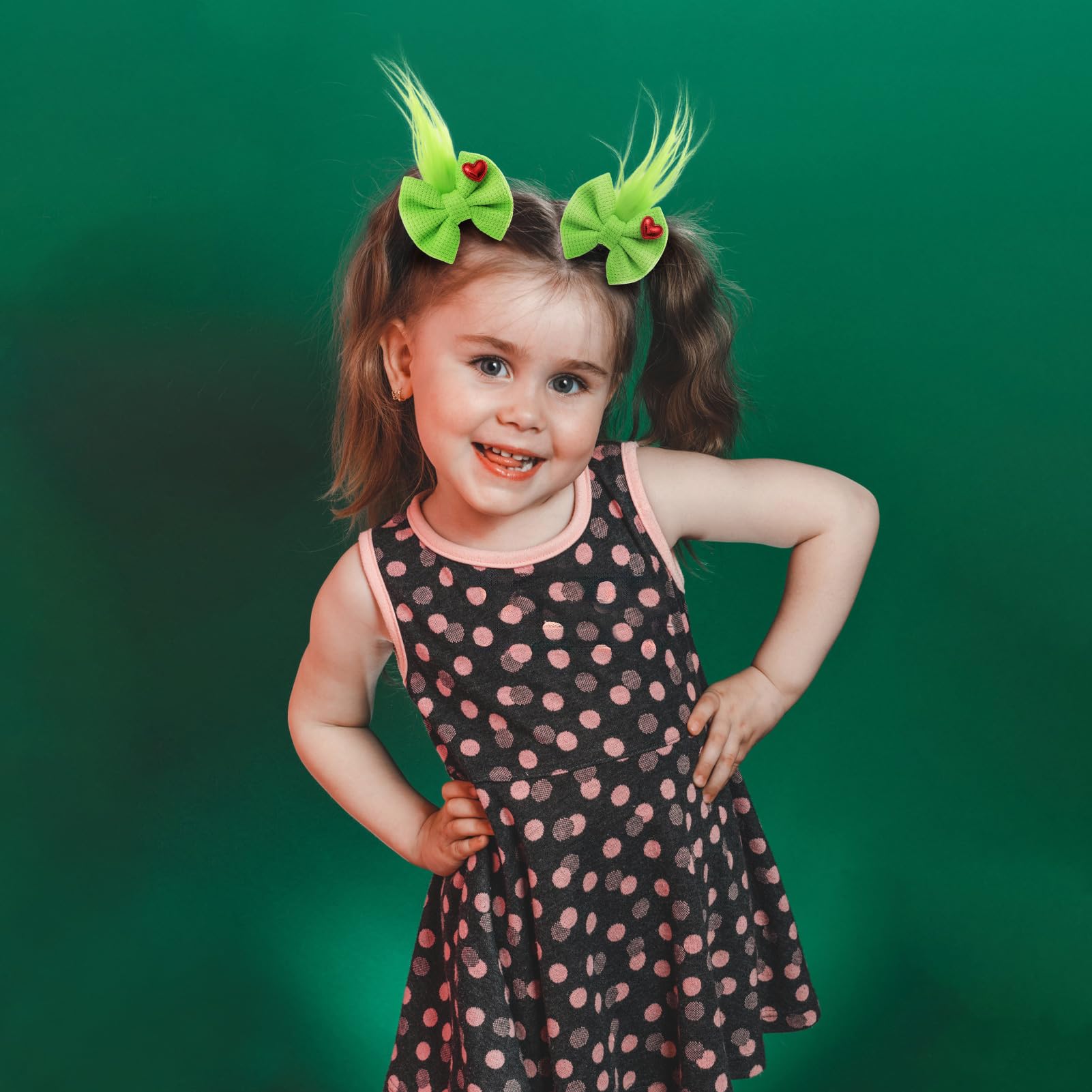 Neujiwo Christmas party hair accessory matches holiday outfits