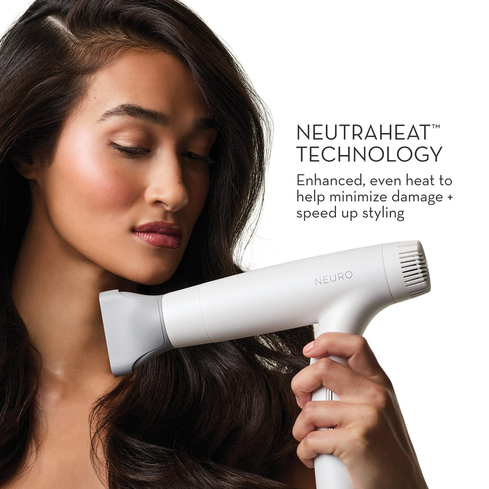 Neuro Dry+ smoothing pik for stretched curls and smooth finish.