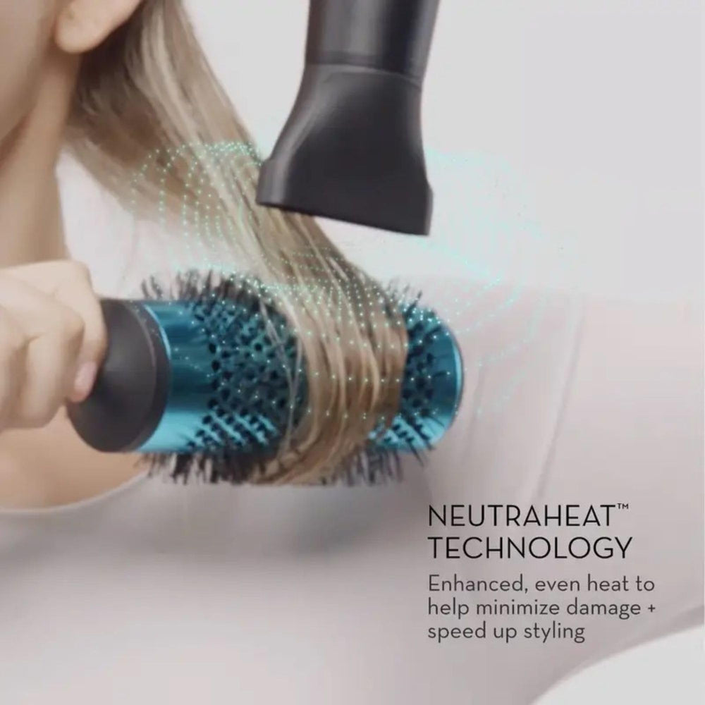 Neuro Dry+ styling nozzle delivers precise airflow for targeted drying.