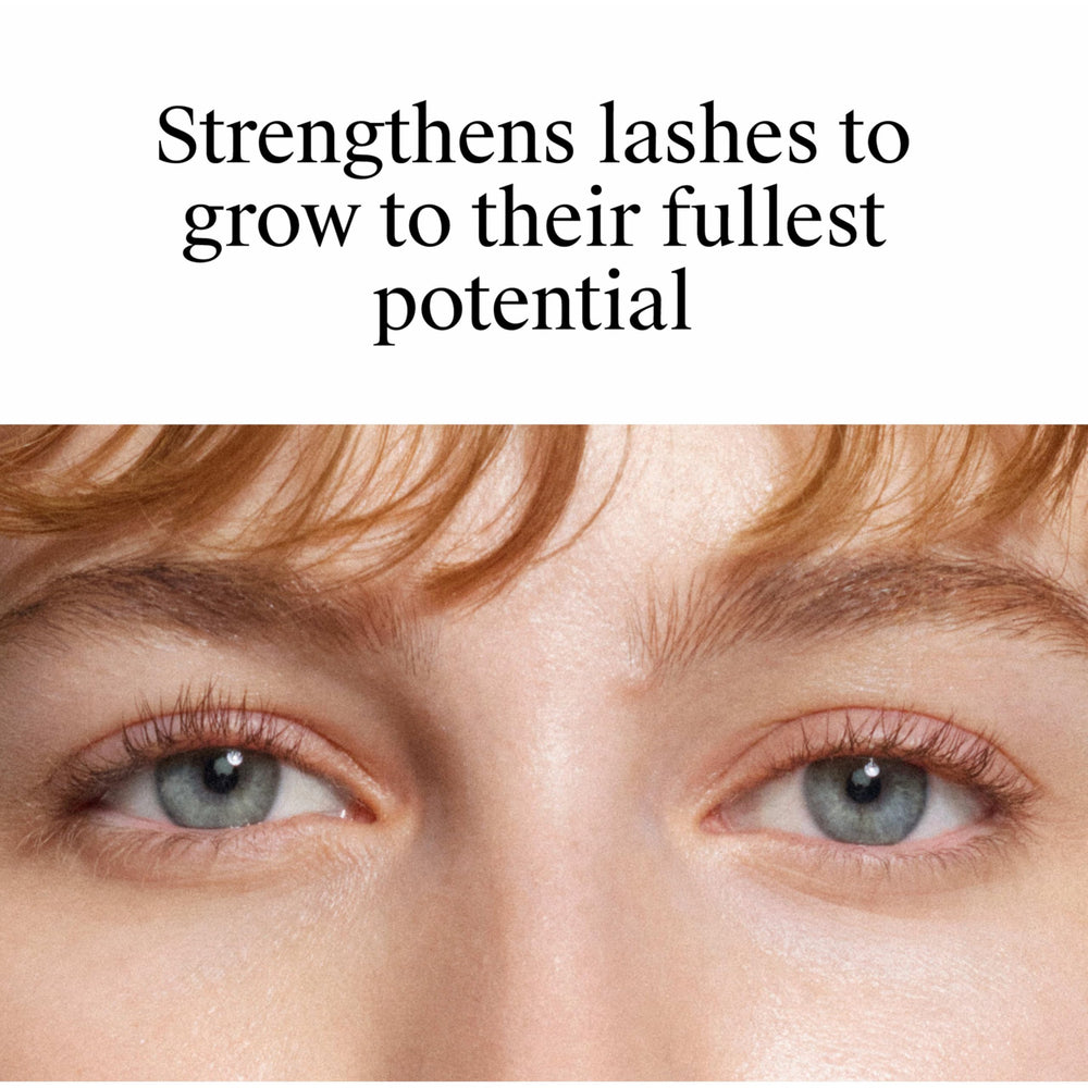 Neutrogena Healthy Lengths mascara applying lashes demonstrates clump-free lengthening