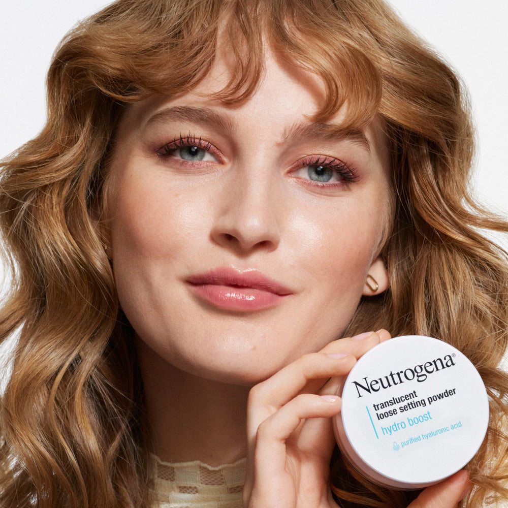 Neutrogena Hydro Boost powder hydration-appearance demonstrates hydrated, radiant skin.