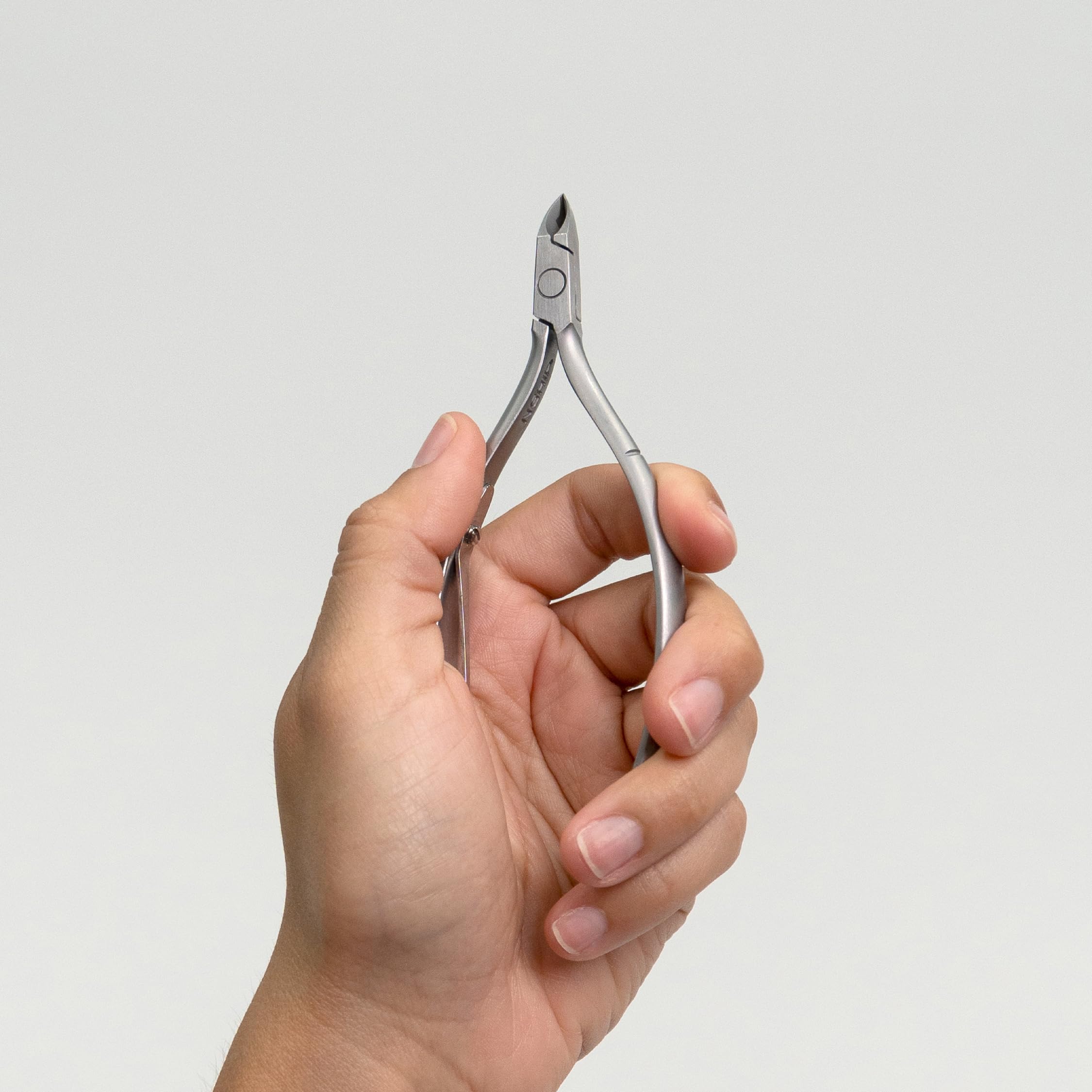 Nghia Cuticle Nipper D-01 JAW16 stainless-steel-finish reflects quality and rust resistance.