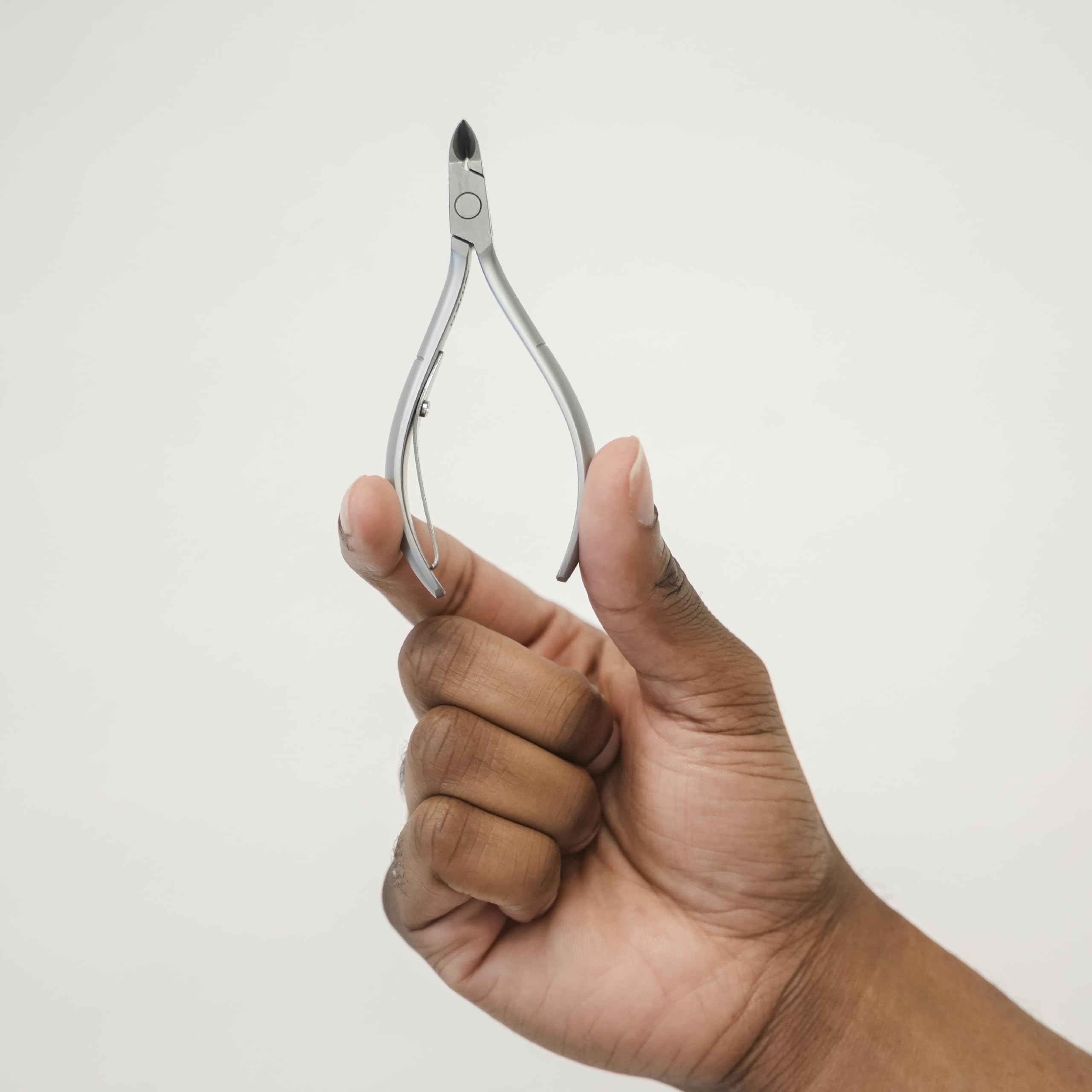 Nghia cuticle nipper D-04 durable cut closeup notes reliable trims for cuticle care at home.