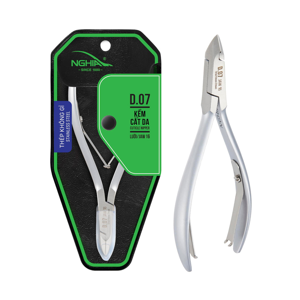 Nghia NGHIA Cuticle Nipper D-07 close-up showing sharp steel jaws for precise trimming.