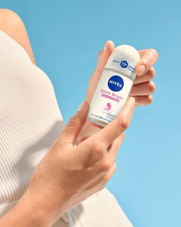 NIVEA 8 Super Foods extracts close-up improving skin tone in formula.