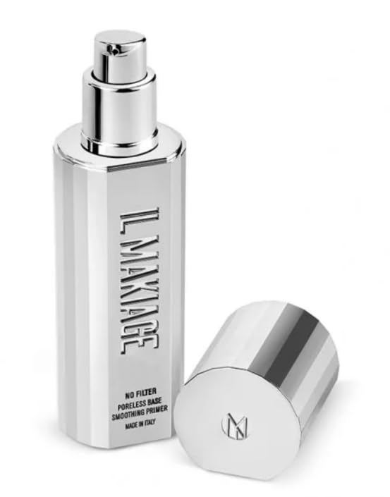 Fragrance-free vegan formula label appears alongside oil-free benefits for comfortable daily use.