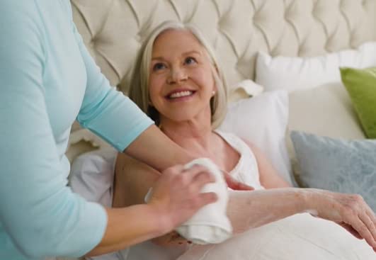 No-Rinse Clean Life Body Bath demonstrates odor elimination and lasting freshness.