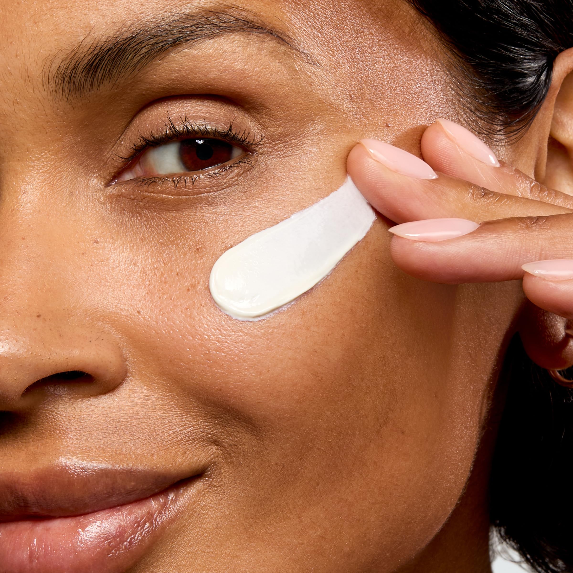 No7 ingredient display with vitamin C and emblica emphasizing brightening benefit