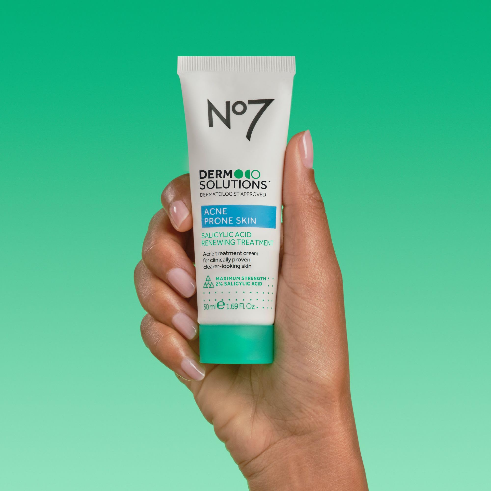 No7 conceptual before and after imagery representing reduced blemishes and calmer skin
