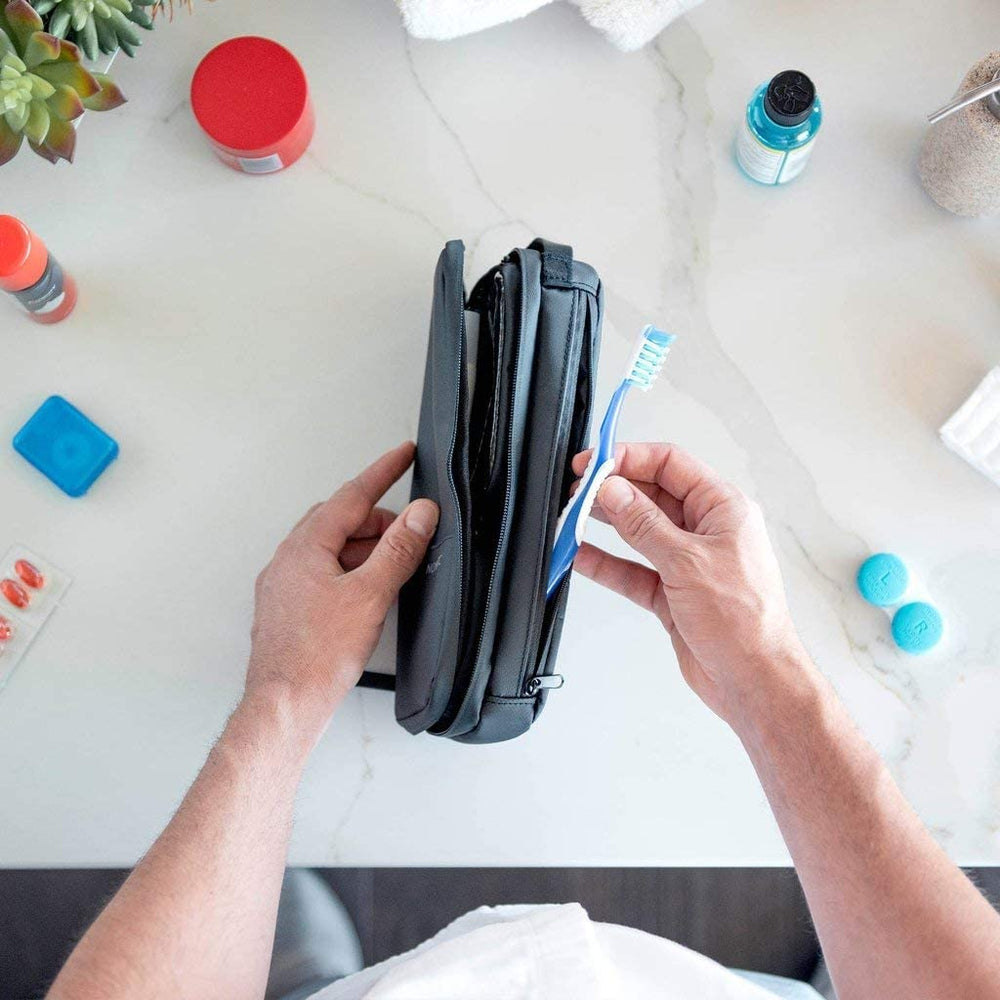 NOMATIC Toiletry Bag durable zippers endure daily travel use.