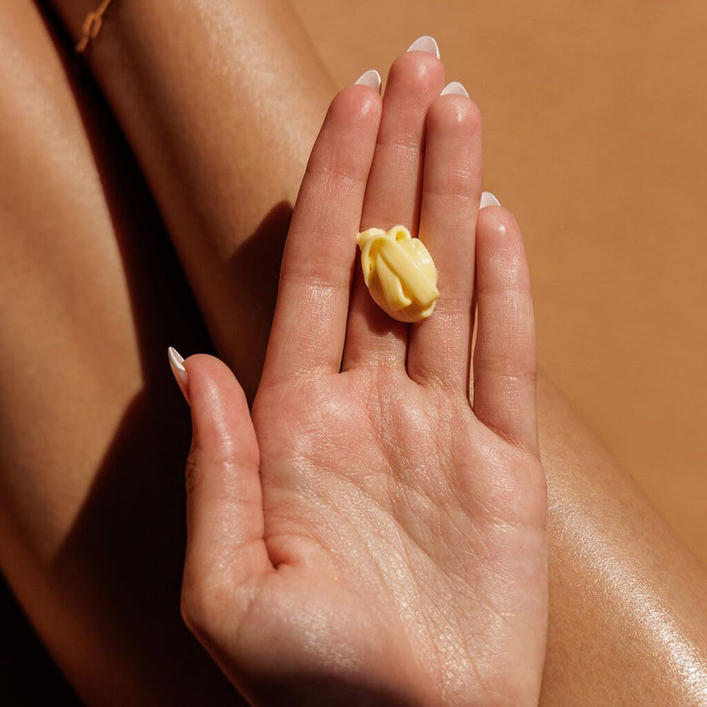 Nopalera Dulce de Cuerpo cream texture swatch for smooth hydration.