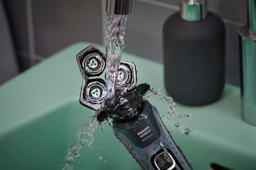 Norelco Shaver 5400 cordless up to 60 minutes for longer sessions