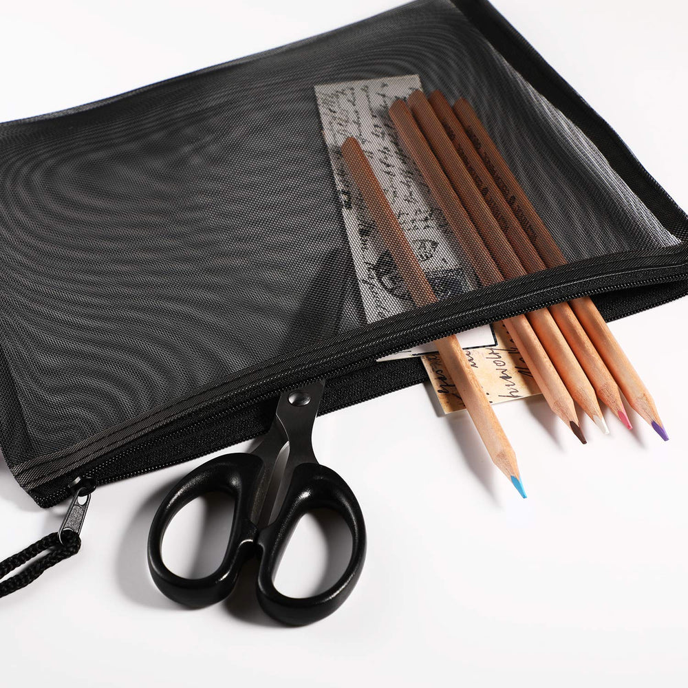 Norme versatile pack for cosmetics, pencils, and coins.