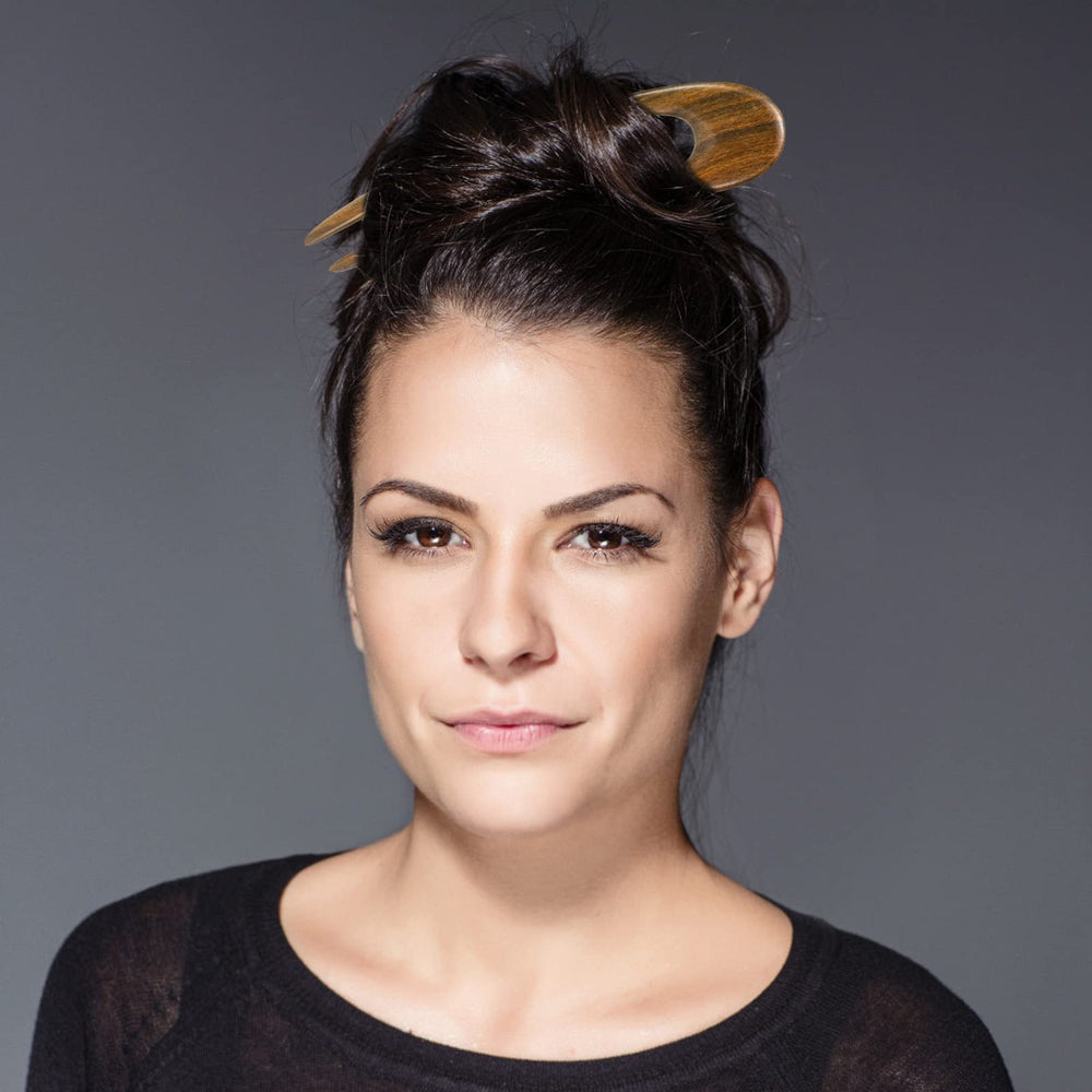 Noverlife gift-ready wood hair clip suitable for gifting and daily use.