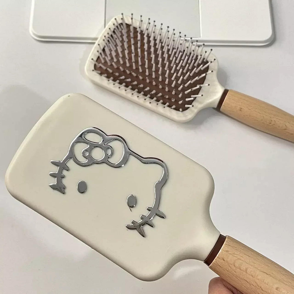 NSRAOIM anti-breakage detangling brush reduces tugging on thick or curly hair.