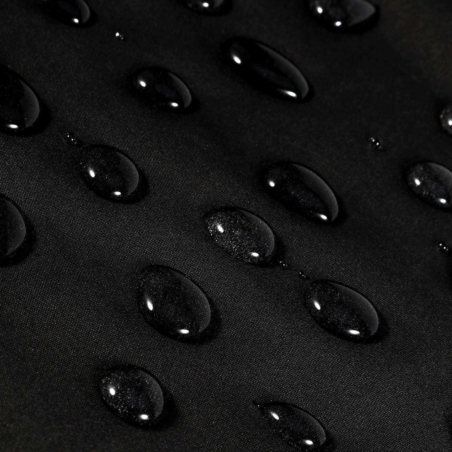 Oak Leaf cape features antistatic fabric to reduce cling during styling and coloring.