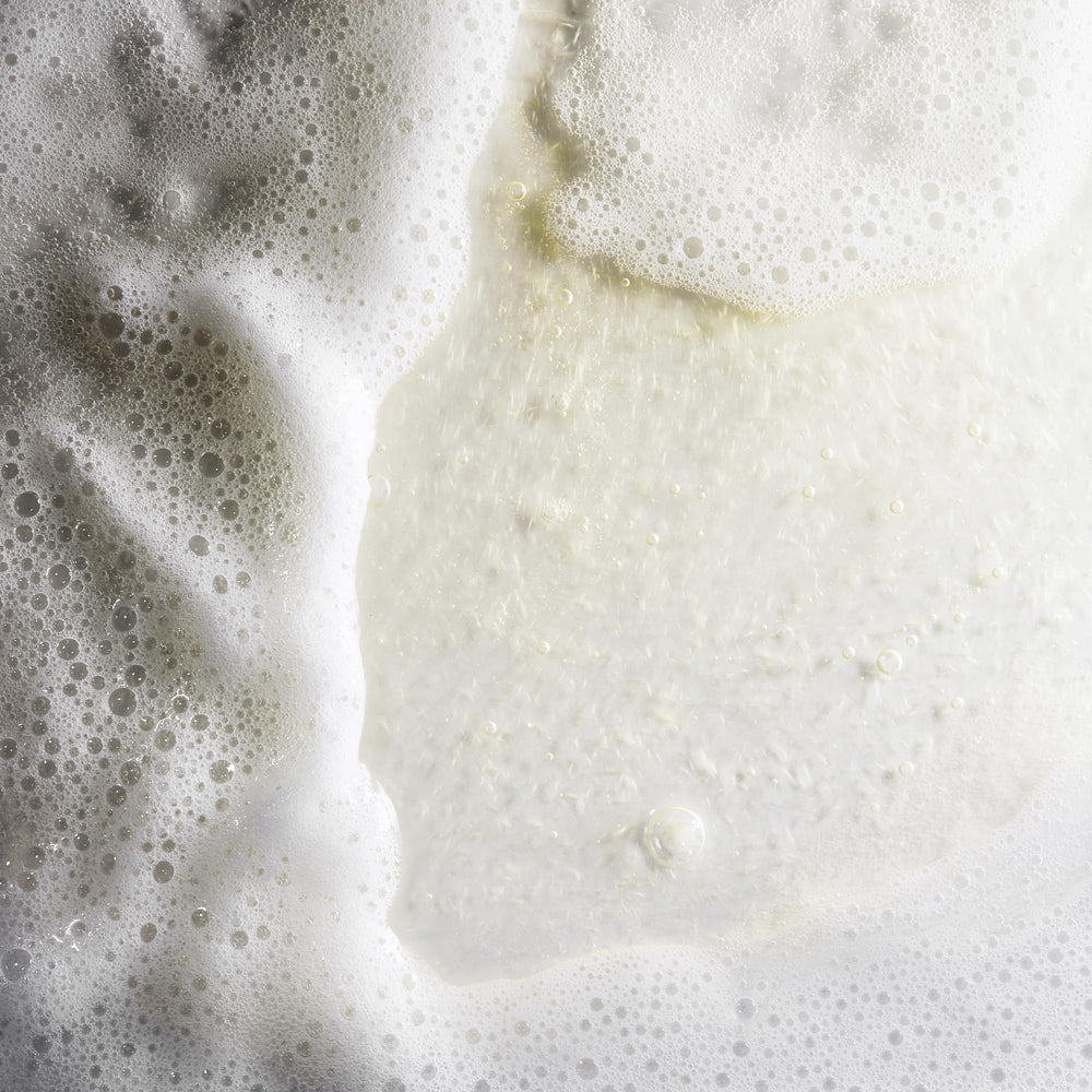 Obagi Nu-Derm Gentle Cleanser packaging shows dermatologist-tested credentials.