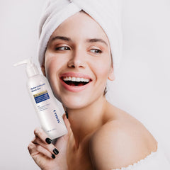 Oeneis Hydro-Collagen Boost Gel application glide for smooth device-assisted treatments.