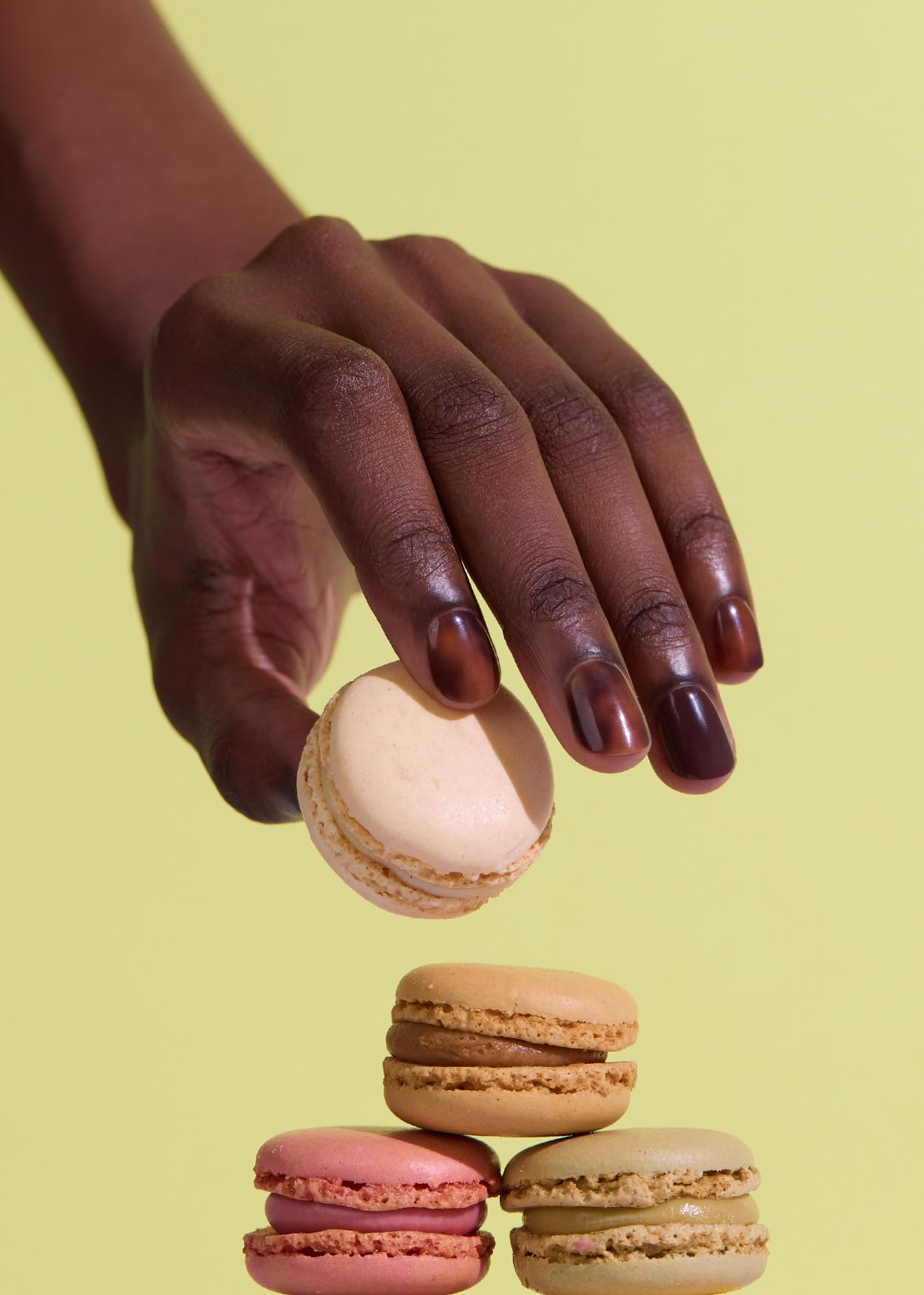 ohora Pumpkin Swirl application close-up demonstrates easy on-nail placement.