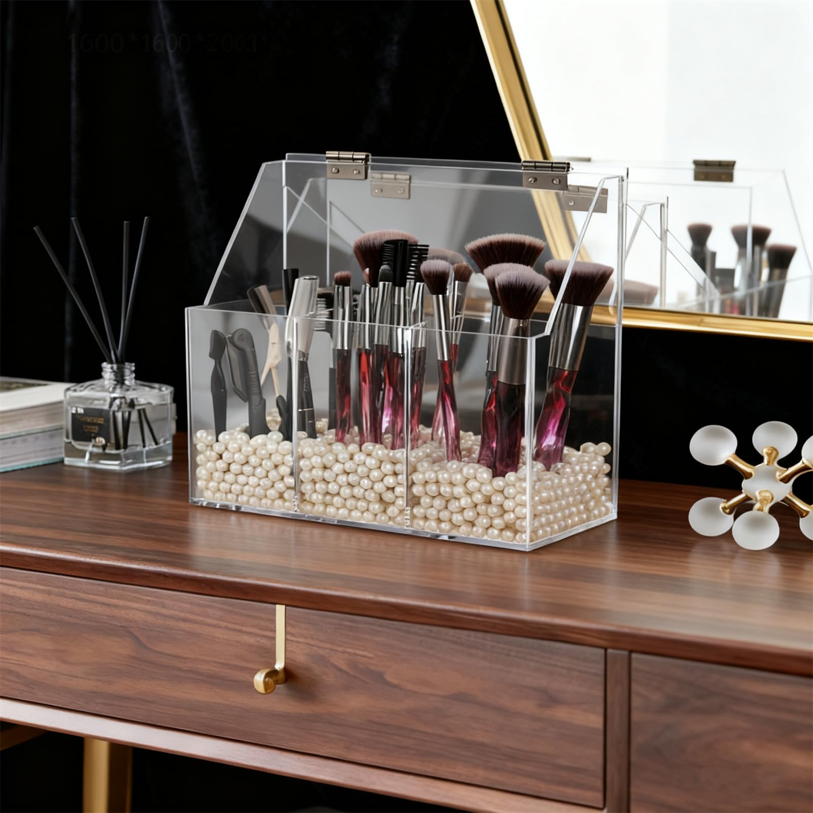 Okllen elegant gift for makeup lovers and jewelry enthusiasts.