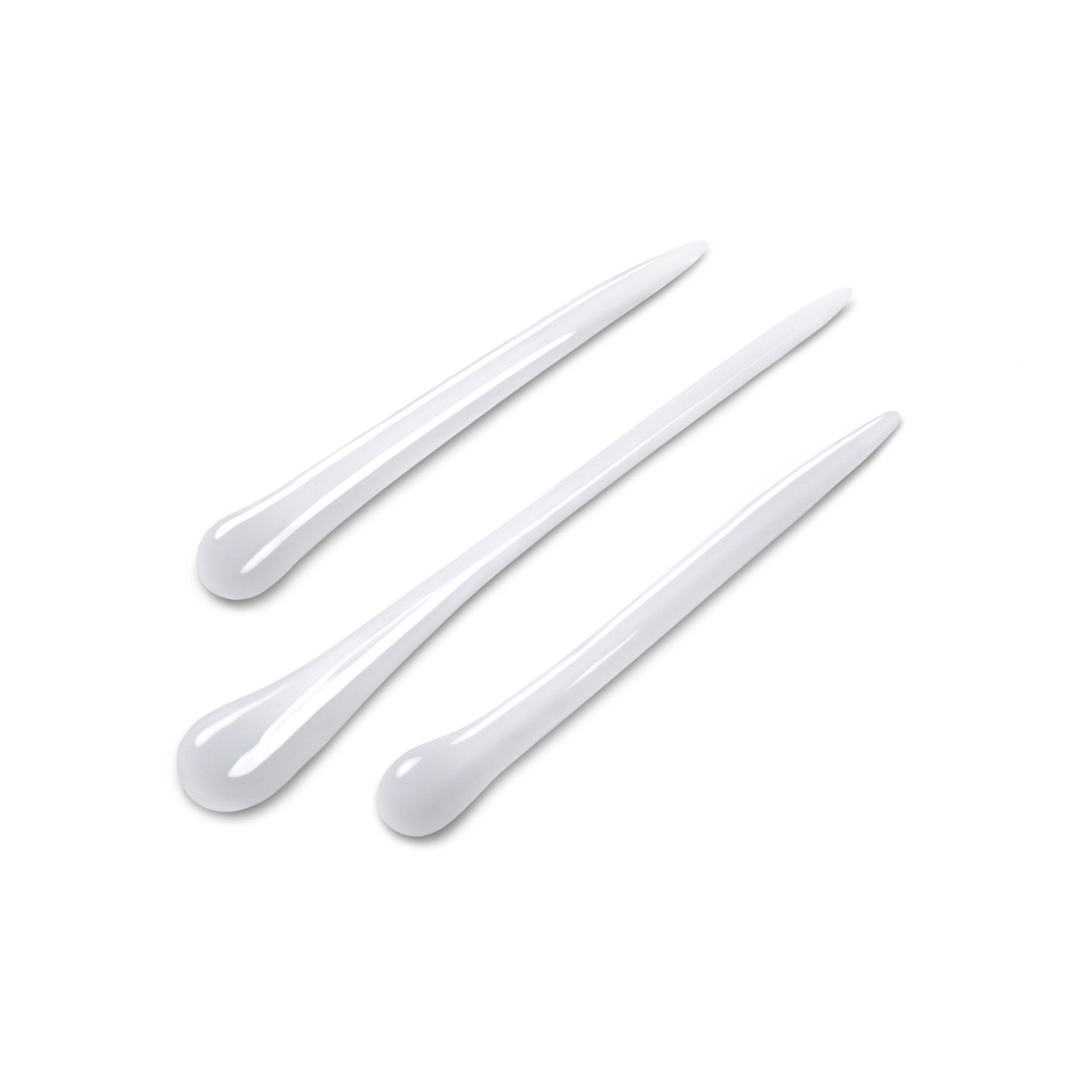 Olay Eyes Depuffing Eye Roller hydrates and brightens the eye area with anti-aging formula.