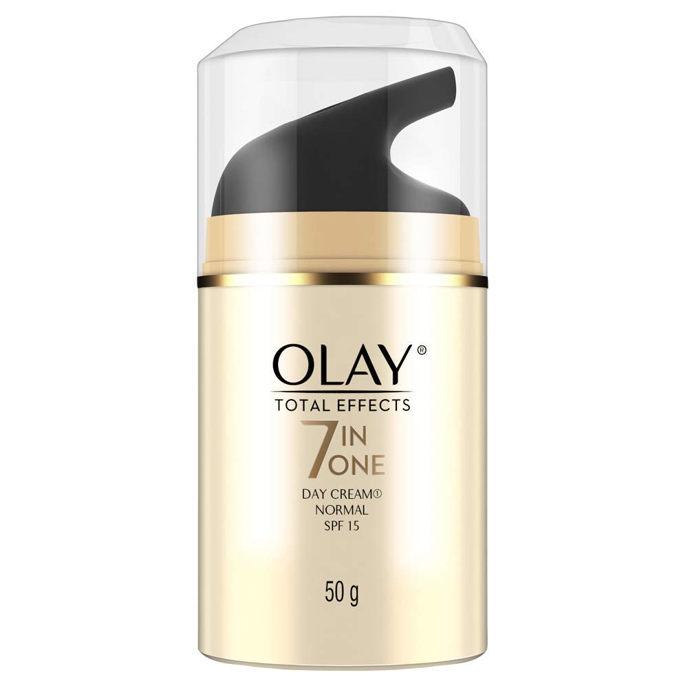 Olay Total Effects 7-in-1 Day Cream texture application for smooth, hydrated skin