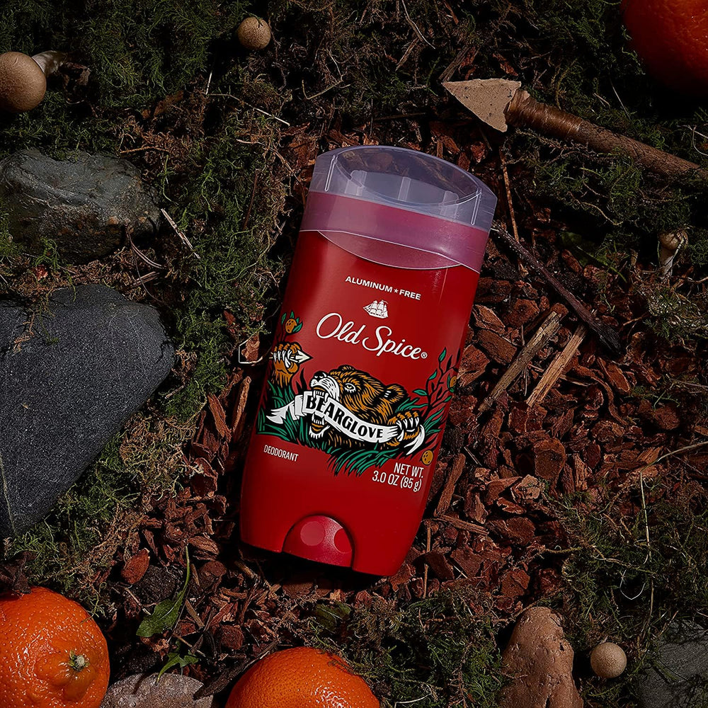 Old Spice Swagger body wash travel-size bottle included for on-the-go freshness.