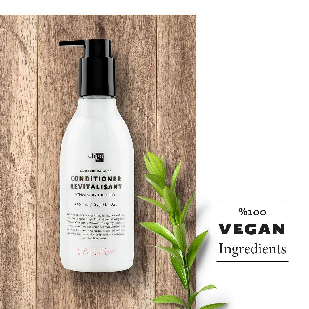 Oligo Professionnel Calura Moisture Balance applied to wet hair for detangling ease.