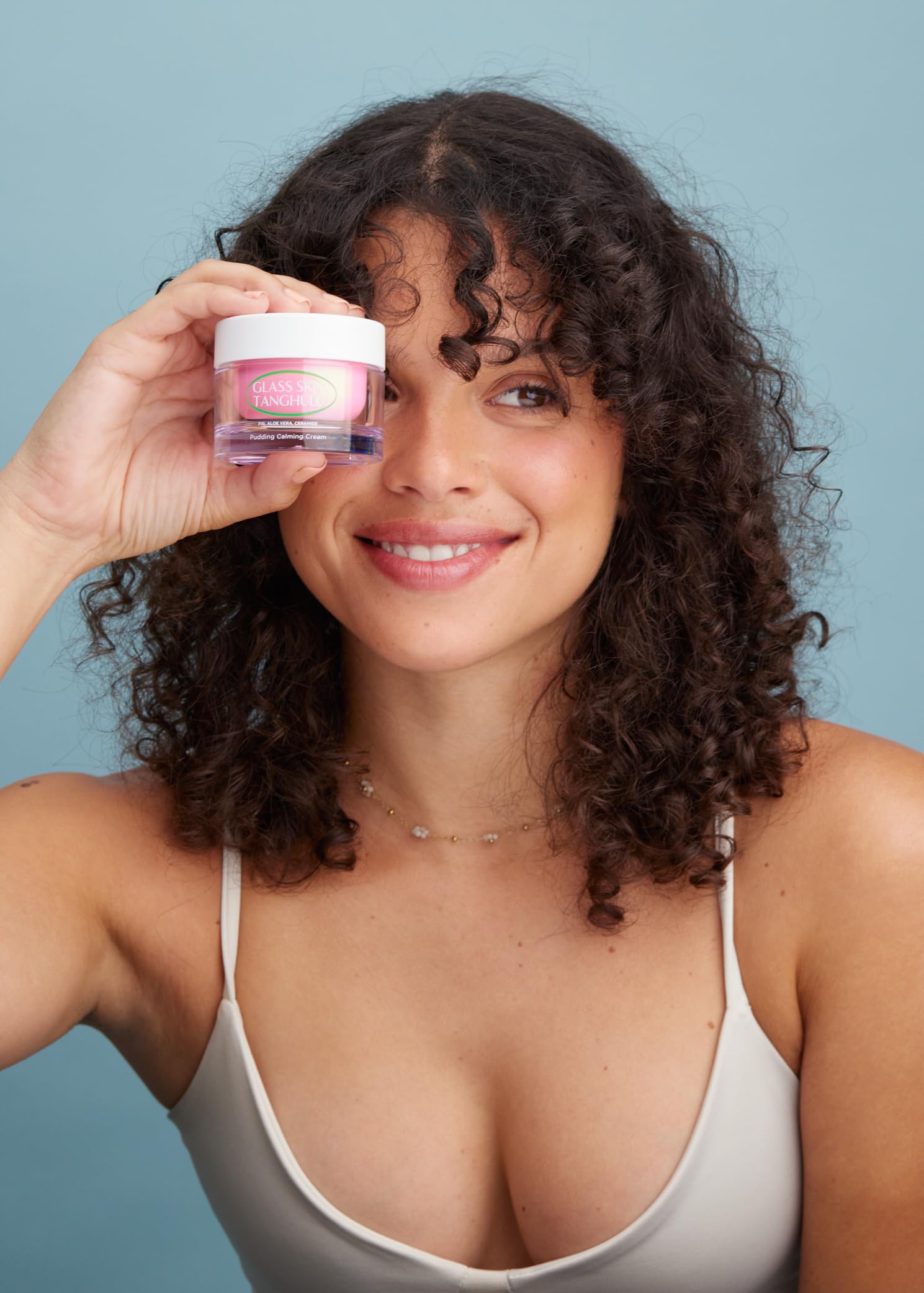 OLIVIAUMMA pudding-texture application demonstrates quick absorption without stickiness