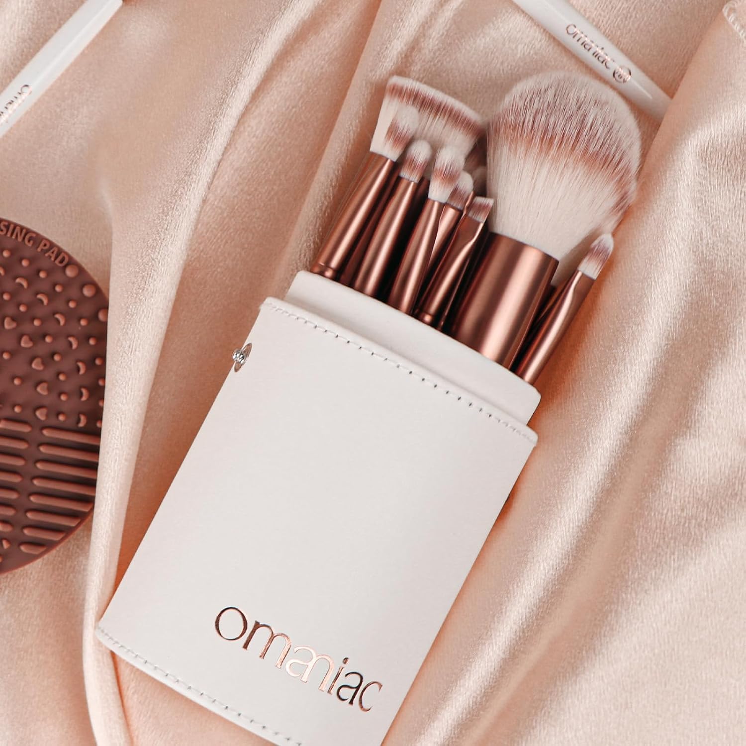 OMANIAC powder brush flawless blending for setting powders