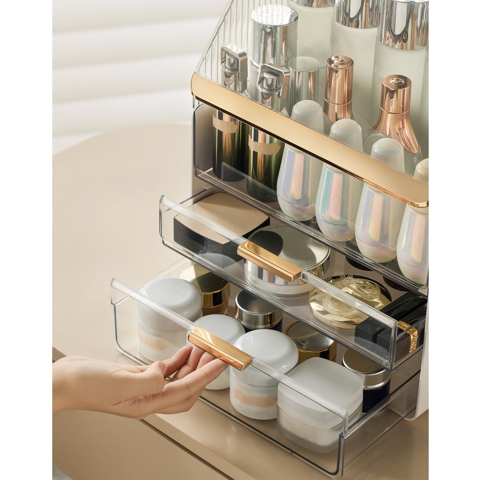 Omeily golden handle detail adds an elegant touch and easy lifting