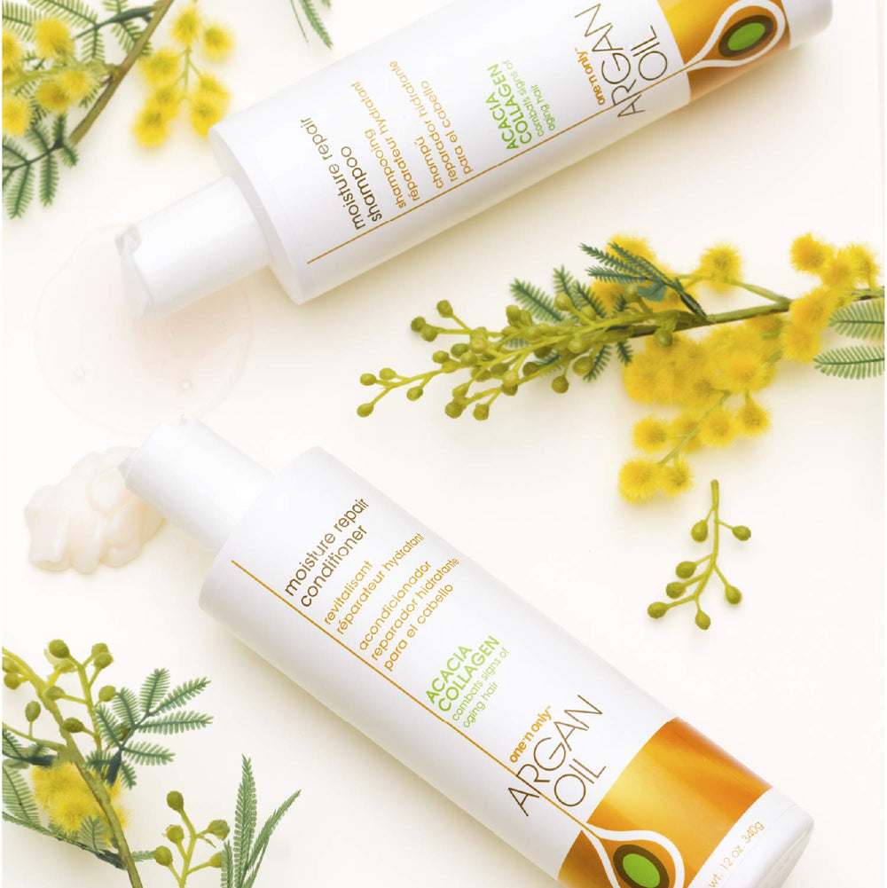 One 'n Only Argan Oil Moisture Repair conditioner pour demonstrates smooth detangling results