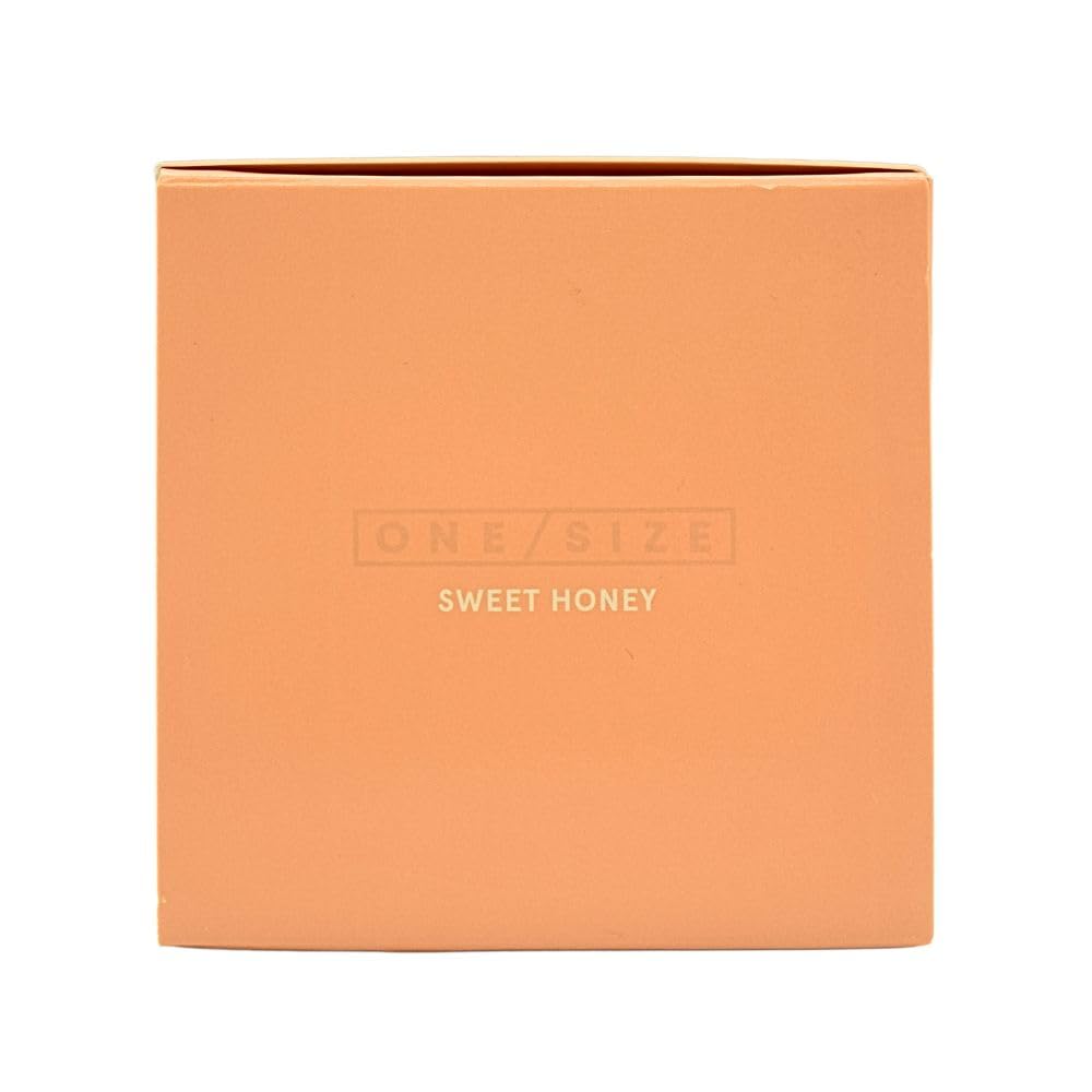 ONE/SIZE applying puff demonstrates sweat-proof all-day wear