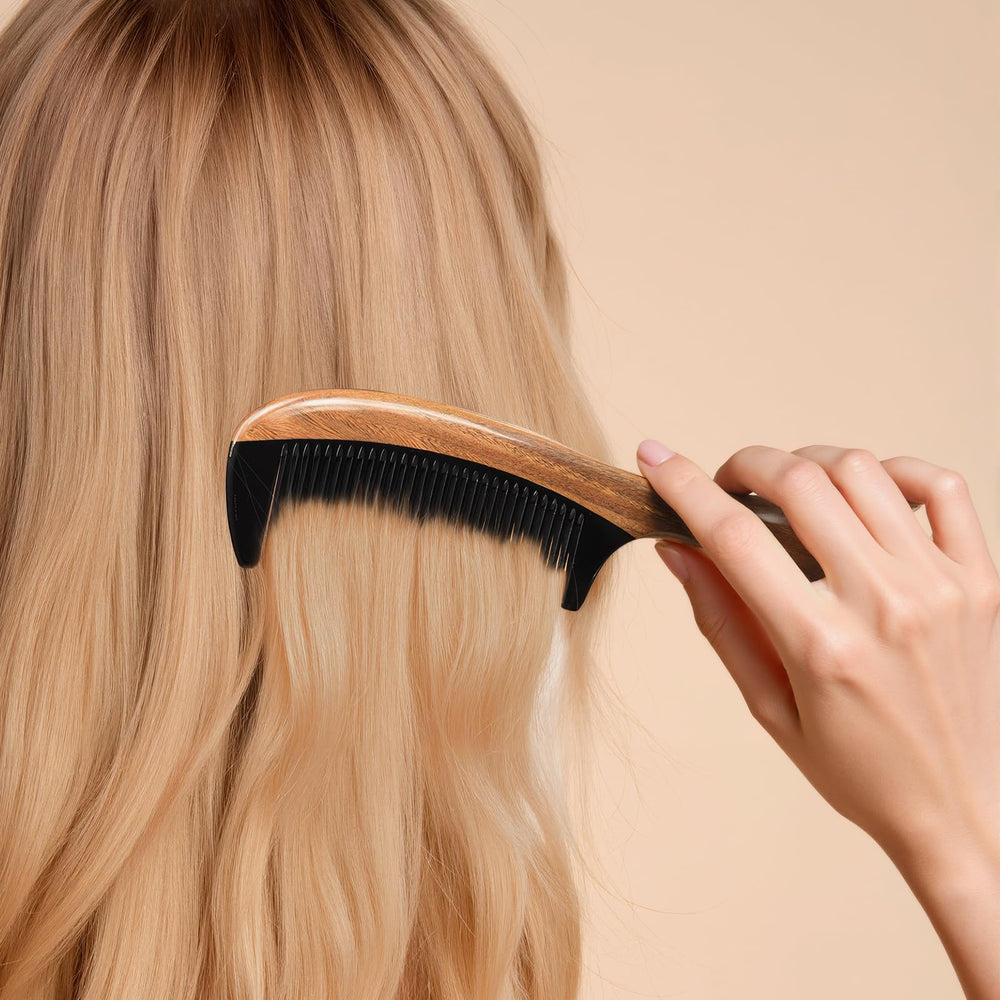 Onedor hair comb use scene demonstrates everyday detangling and scalp-friendly routine.