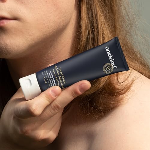 Onekind Dream Cream Night Rosehip Oil ingredient unveiling a nourishing, antioxidant-rich boost.