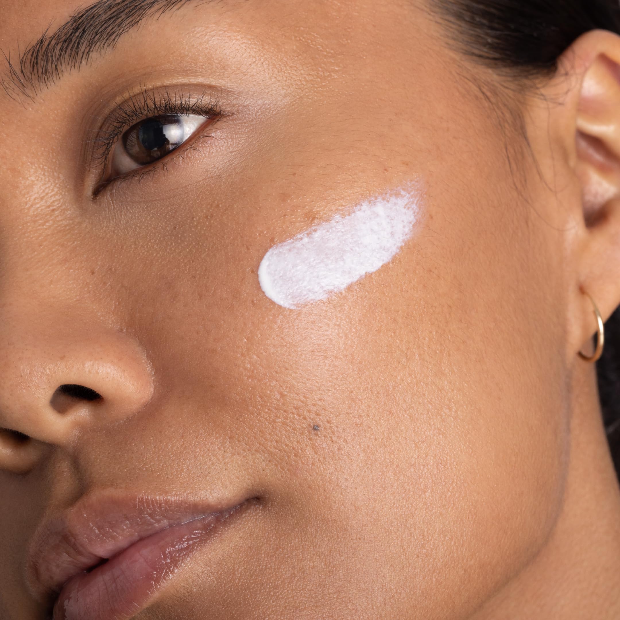 OneSkin FACE SPF OS-01 antioxidant blend illustration highlighting Vitamin C.