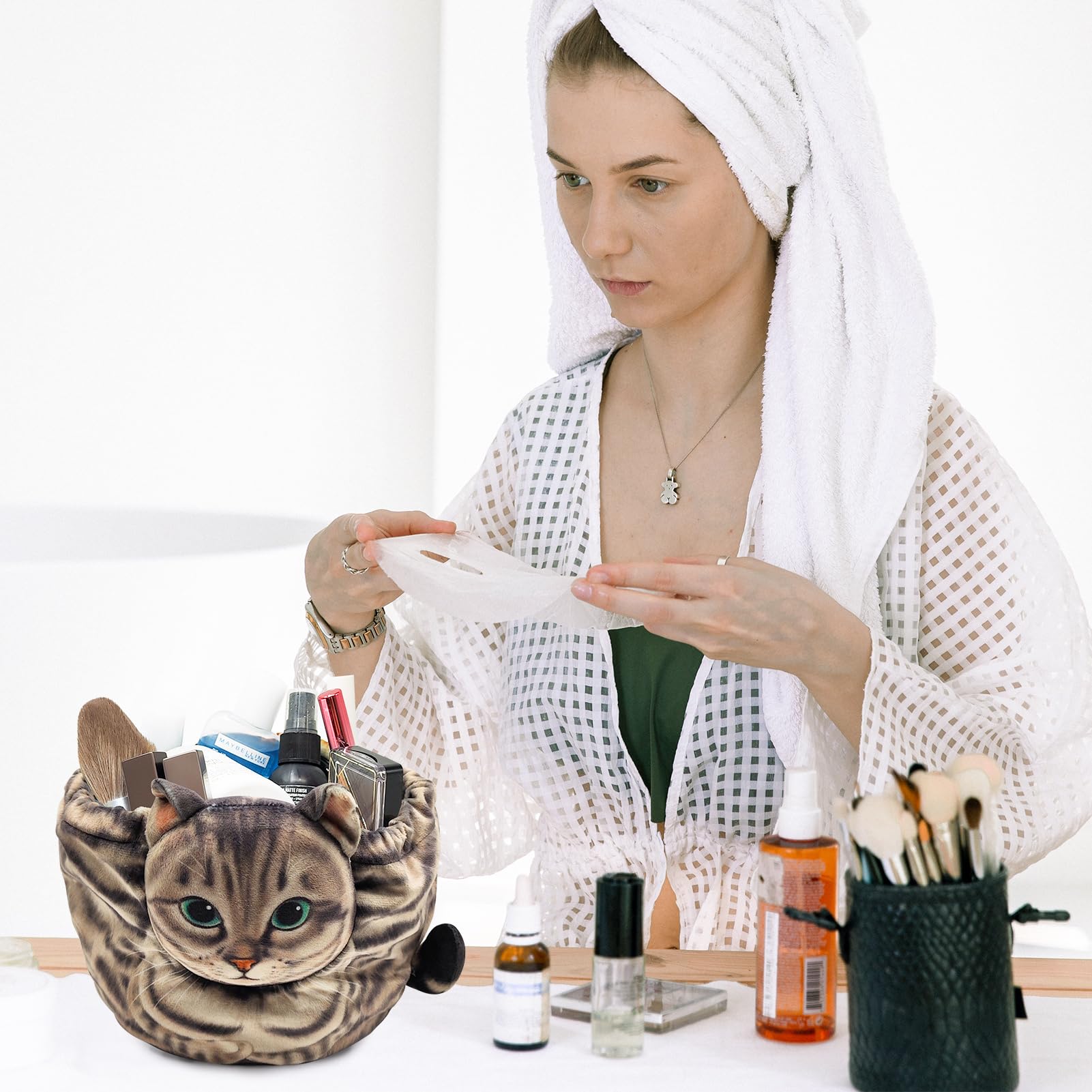 Openhahaha nine-cat designs makeup bag offering design variety.