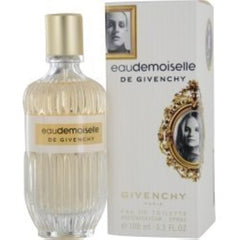 Organza by Givenchy cap closeup highlighting premium bottle detail.