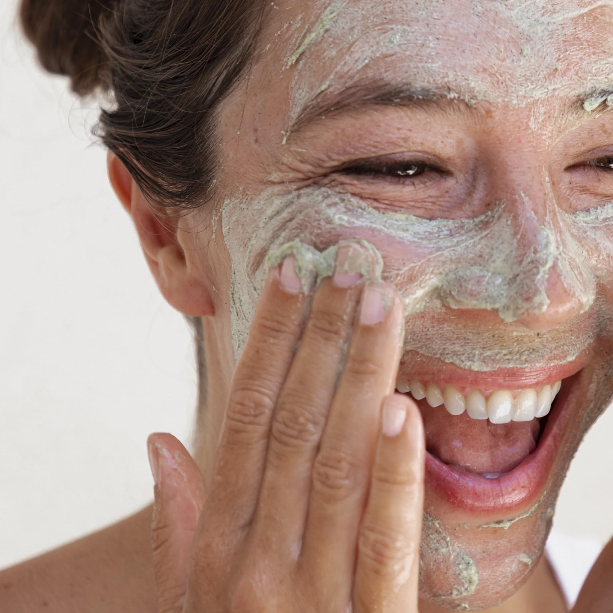 OSEA Seaglow routine shot suggests suitability for morning and night skincare.