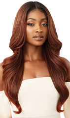 Outre Seraphine 1B melted hairline wig close-up shows natural seamless parting for versatile styling.