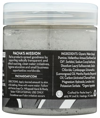 Pacha Soap textura cremosa en espuma para exfoliar con suavidad.
