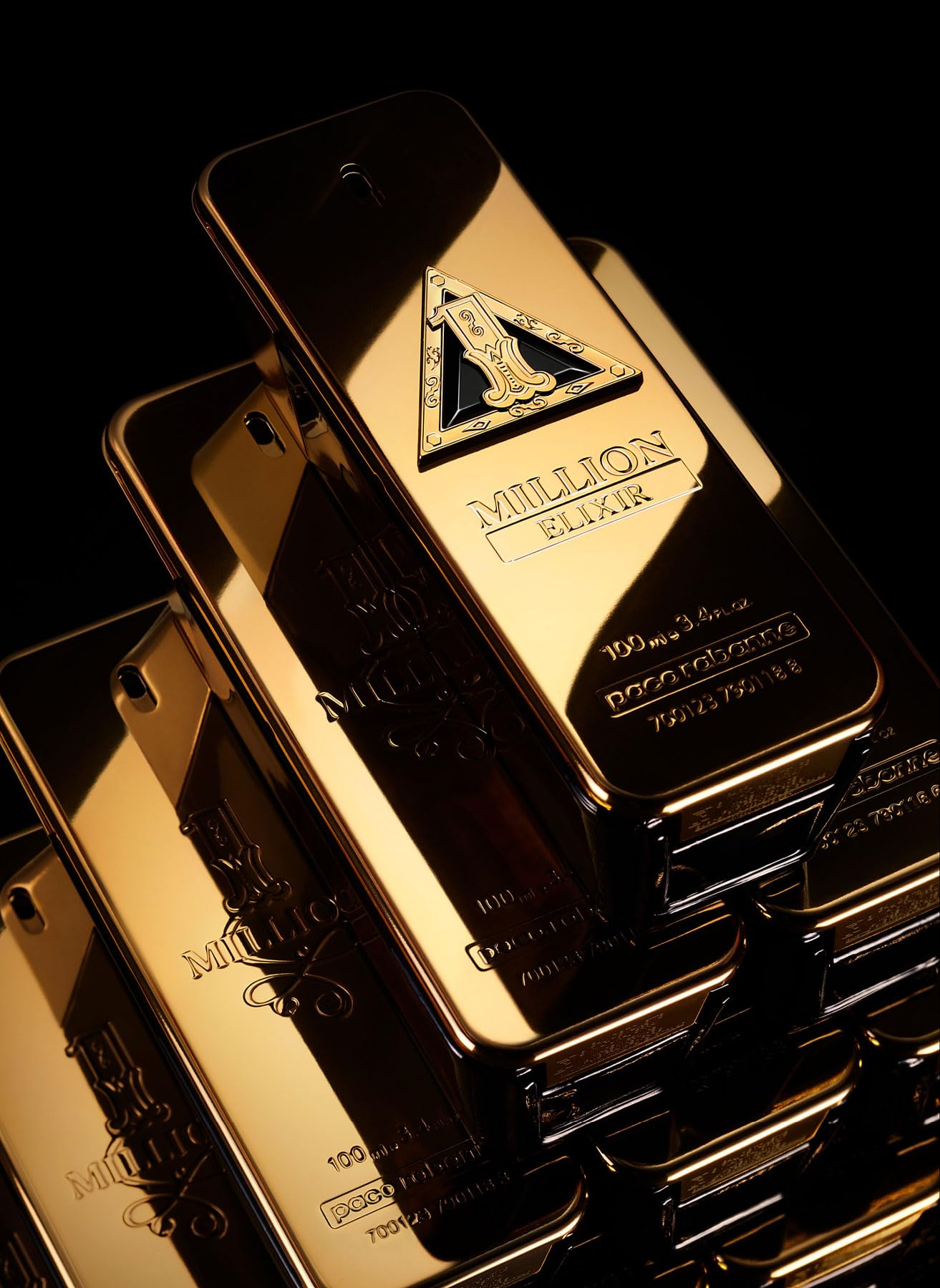 Paco Rabanne 1 Million Elixir Intense woody setup suitable for versatile occasions.