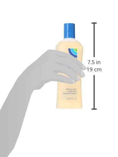 Palmer's product shot presents a compact, ready-to-use cleansing solution for busy mornings.