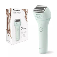 Panasonic ES-WL60 wet-dry-use demonstrates waterproof versatility for shower and bath styling.