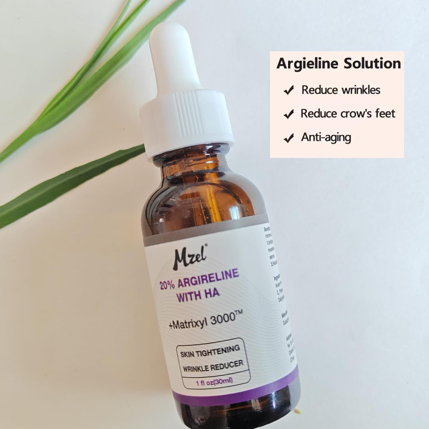 PAPABA water-based serum texture on skin conveys non-greasy hydration all day