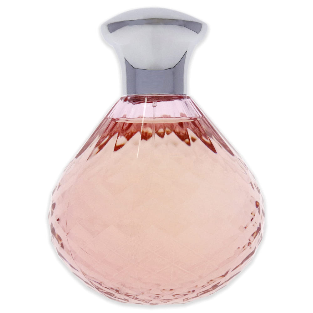 Paris Hilton Dazzle Women cap closeup highlights premium bottle details for gifting.