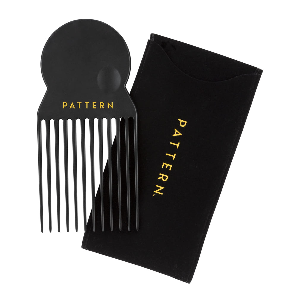 PATTERN Hair Pick con mango ergonómico para manejo cómodo al peinar
