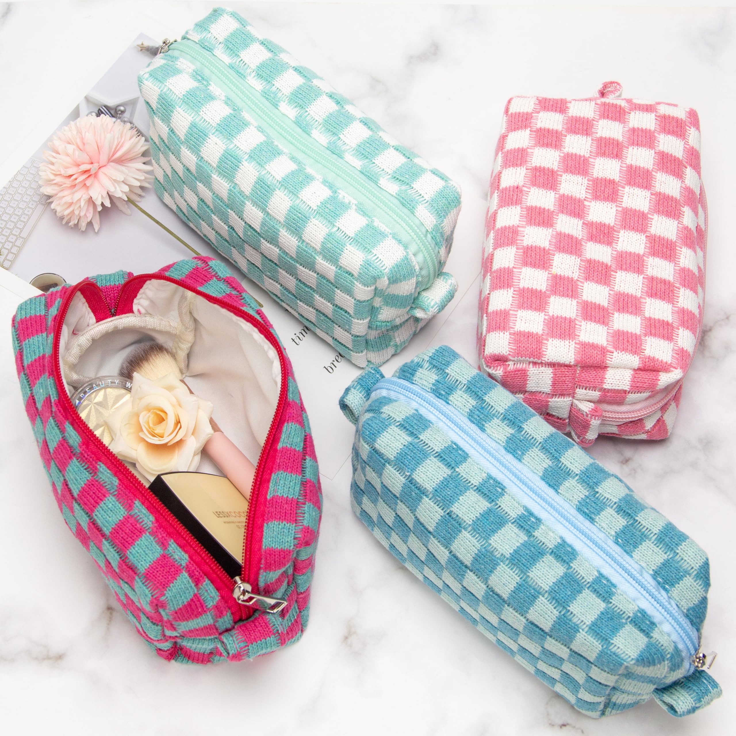 PAZIMIIK checkered makeup bag flat bottom design for stable storage.