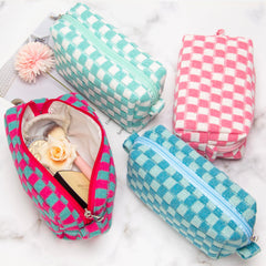 PAZIMIIK checkered makeup bag flat bottom design for stable storage.